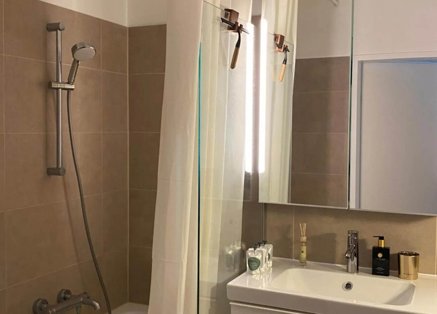 Central Vienna Comfort Cozy One-Bedroom With City Views