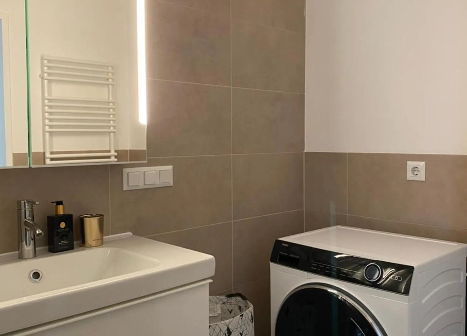 Central Vienna Comfort Cozy One-Bedroom With City Views Apartment