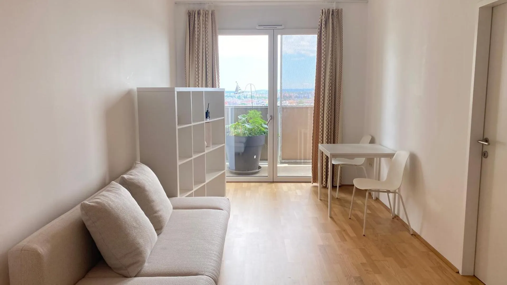 Central Vienna Comfort Cozy One-Bedroom With City Views location